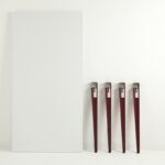 Τραπέζι Pinios άσπρη μελαμίνη κόκκινα μεταλλικά πόδια 150x75cm ed16042 - Image 4